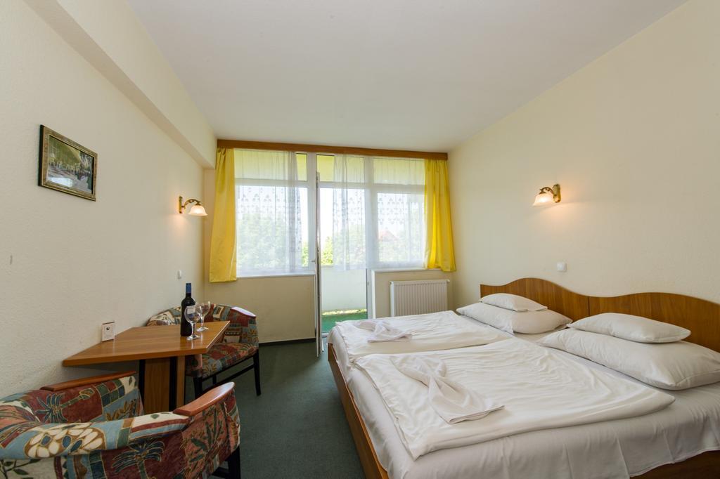 Hotel Nostra Siofok Dış mekan fotoğraf