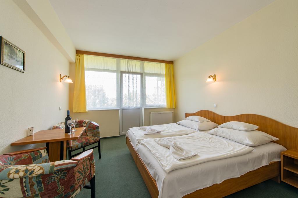 Hotel Nostra Siofok Dış mekan fotoğraf