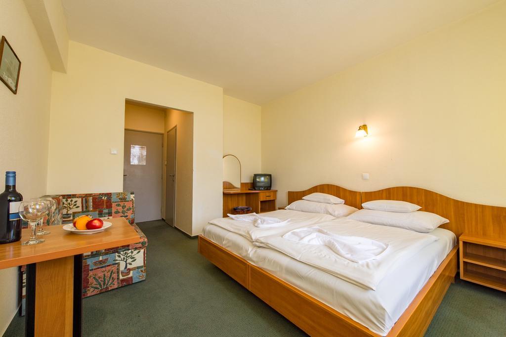 Hotel Nostra Siofok Dış mekan fotoğraf